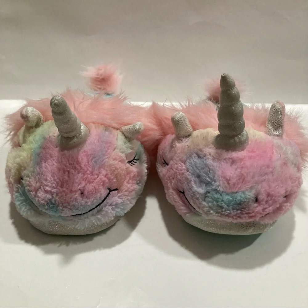 Wonder Nation slippers